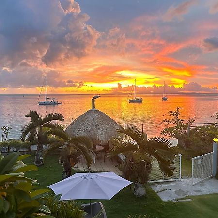 Meri Lodge Huahine Fare Exterior photo