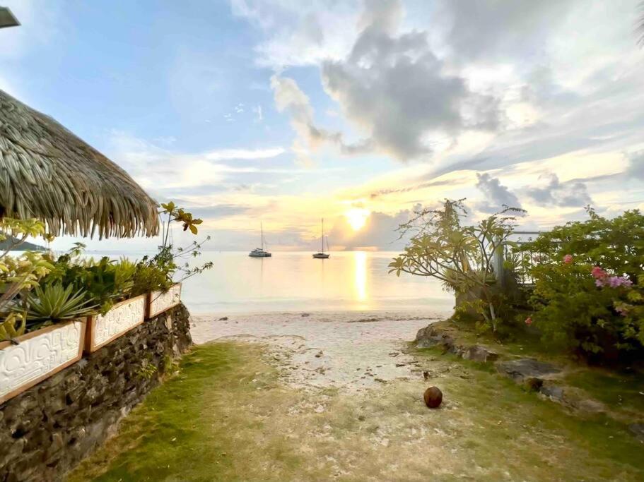 Meri Lodge Huahine Fare Exterior photo