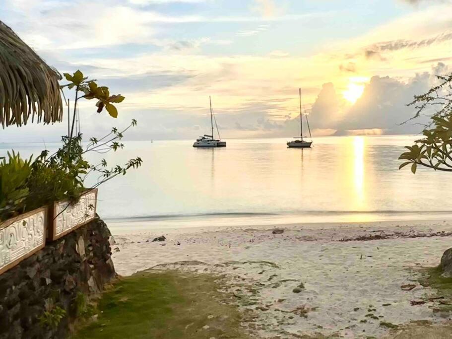 Meri Lodge Huahine Fare Exterior photo