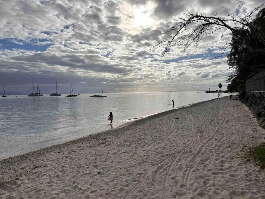 Meri Lodge Huahine Fare Exterior photo