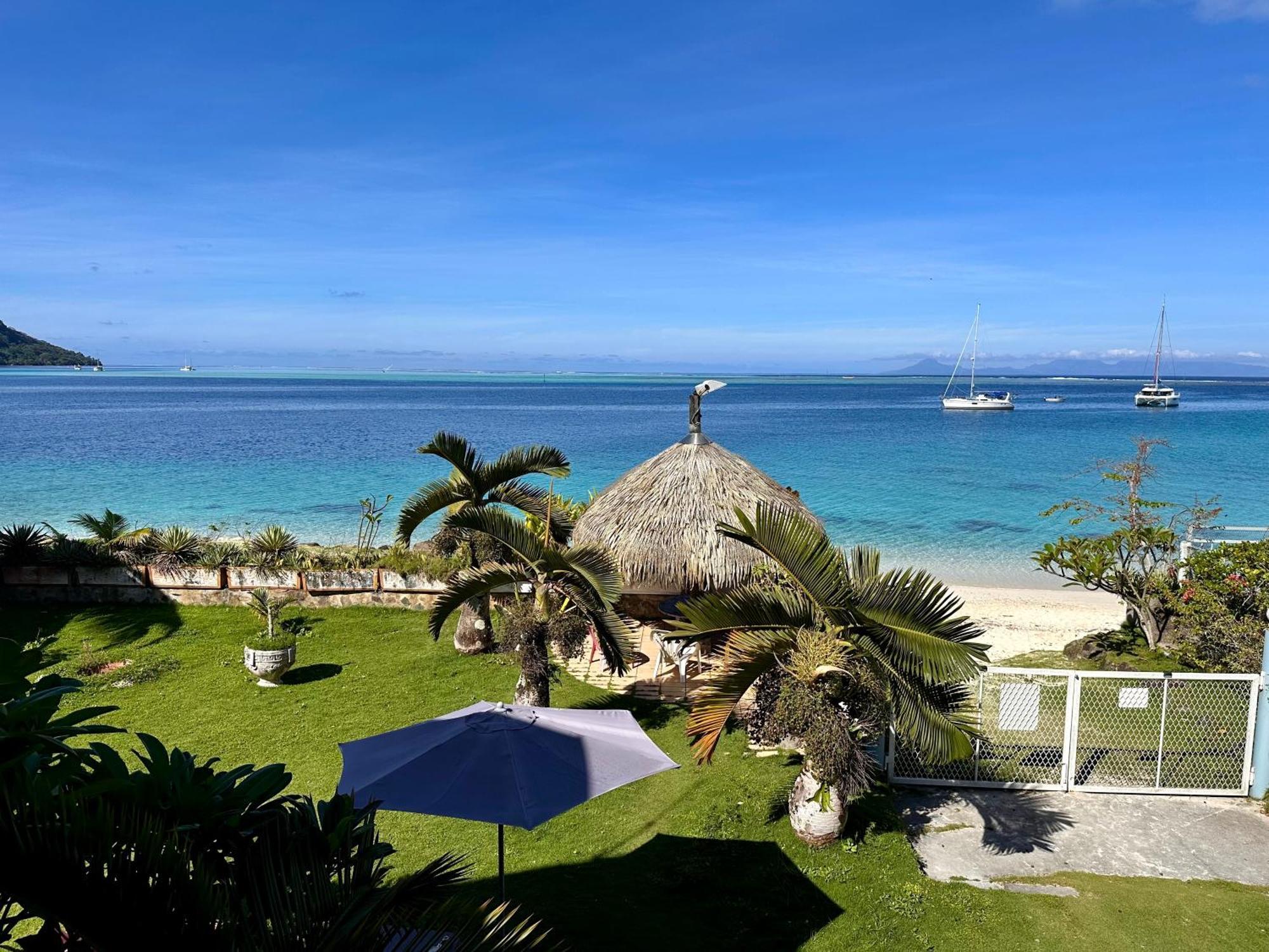 Meri Lodge Huahine Fare Exterior photo