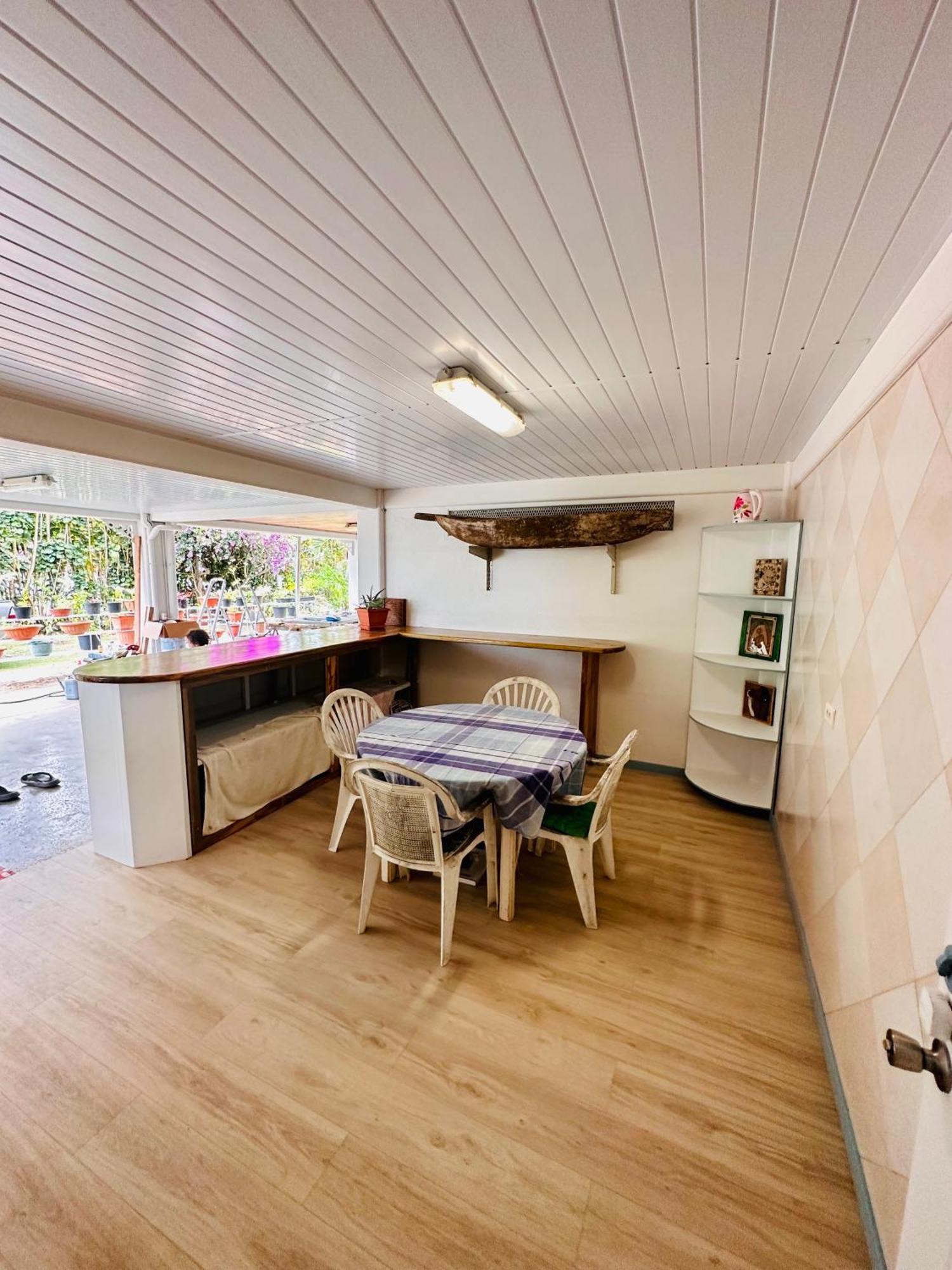 Meri Lodge Huahine Fare Exterior photo