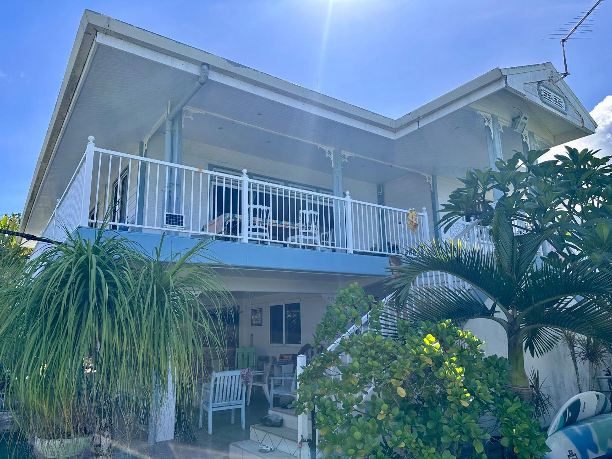 Meri Lodge Huahine Fare Exterior photo