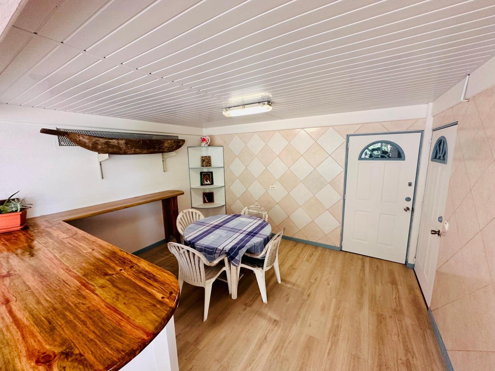 Meri Lodge Huahine Fare Exterior photo